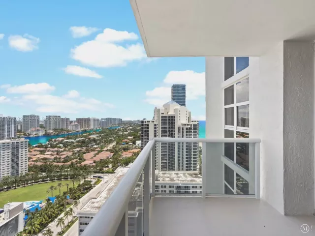 3-bedroom condo for sale in Sunny Isles Beach - 19111 Collins Ave 2503 - MondialRealty
