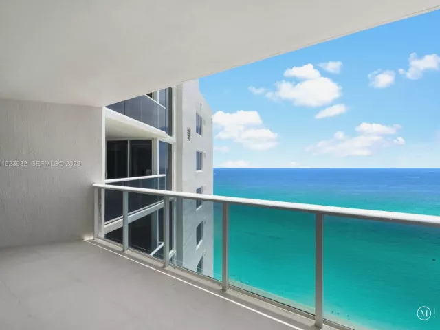 3-bedroom condo for sale in Sunny Isles Beach - 19111 Collins Ave 2503 - MondialRealty