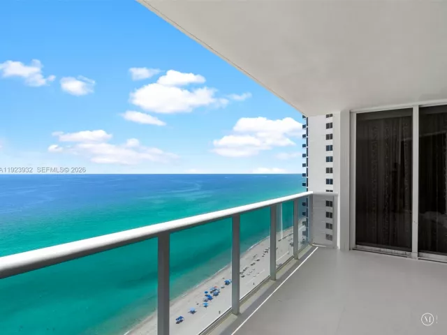3-bedroom condo for sale in Sunny Isles Beach - 19111 Collins Ave 2503 - MondialRealty