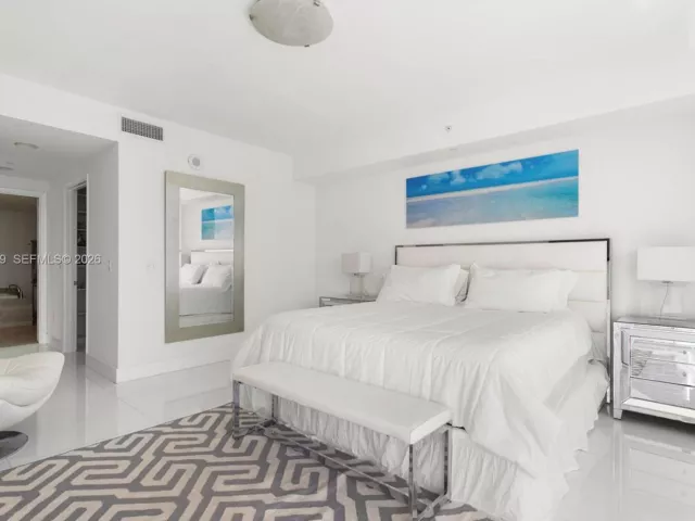 3-bedroom condo for rent in Hollywood - 3951 S Ocean Dr 1001 - MondialRealty