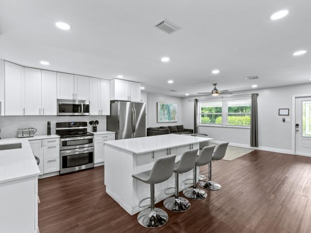 Home for rent at 1800 NE 28th Avenue - photo 6915456