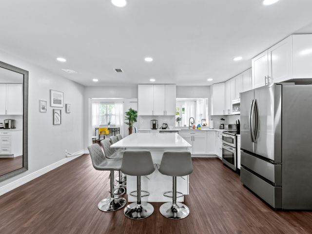 Home for rent at 1800 NE 28th Avenue - photo 6915458