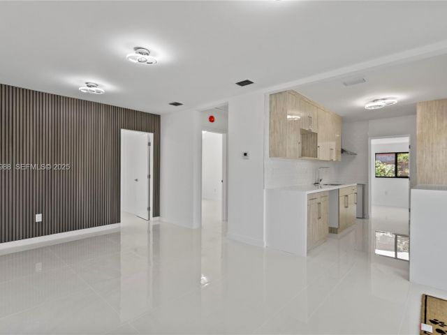 Home for rent at 1640 NE 183 ST - photo 7445326