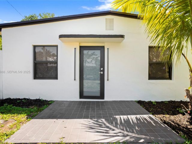 Home for rent at 1640 NE 183 ST - photo 7445329