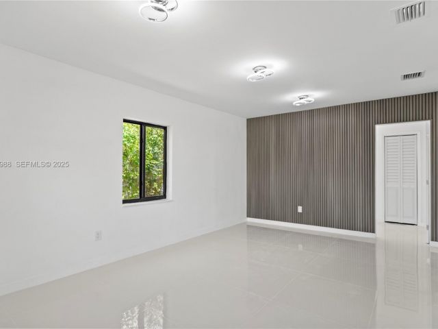 Home for rent at 1640 NE 183 ST - photo 7445332