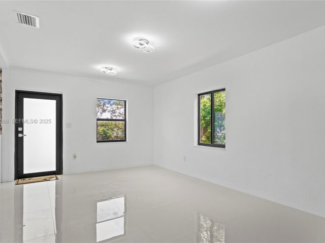 Home for rent at 1640 NE 183 ST - photo 7445333