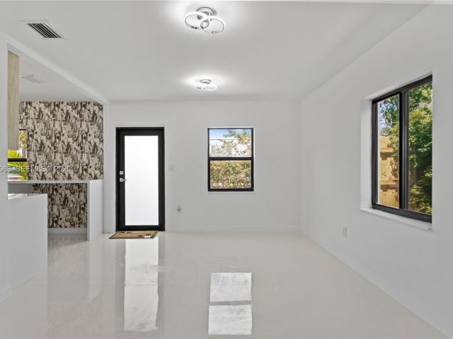 Home for rent at 1640 NE 183 ST - photo 7445335