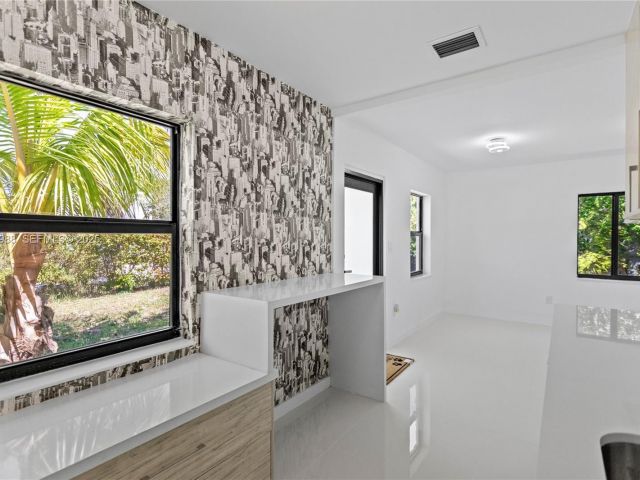 Home for rent at 1640 NE 183 ST - photo 7445342