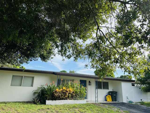 Home for rent at 270 NW 10th Street - photo 6915078