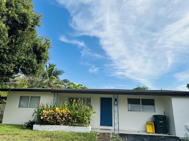 Home for rent at 270 NW 10th Street - photo 6915079