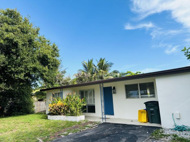 Home for rent at 270 NW 10th Street - photo 6915080