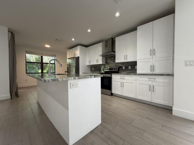 Home for rent at 329 Bella Sol Way - photo 6916364