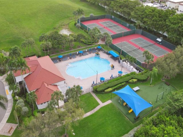 Home for rent at 1046 Satinleaf St - photo 7473391