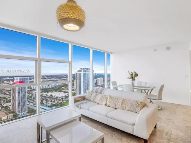 1-bedroom condo for rent in Hallandale Beach - 1830 S Ocean Dr 4707 - MondialRealty