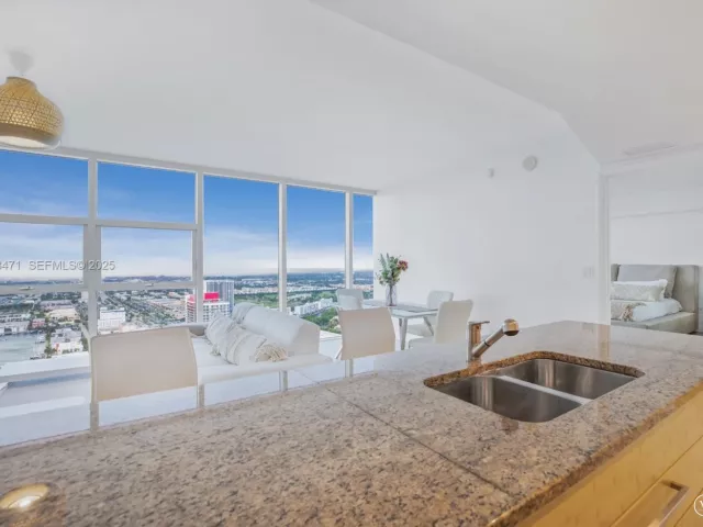 1-bedroom condo for rent in Hallandale Beach - 1830 S Ocean Dr 4707 - MondialRealty