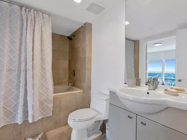 1-bedroom condo for rent in Hallandale Beach - 1830 S Ocean Dr 4707 - MondialRealty