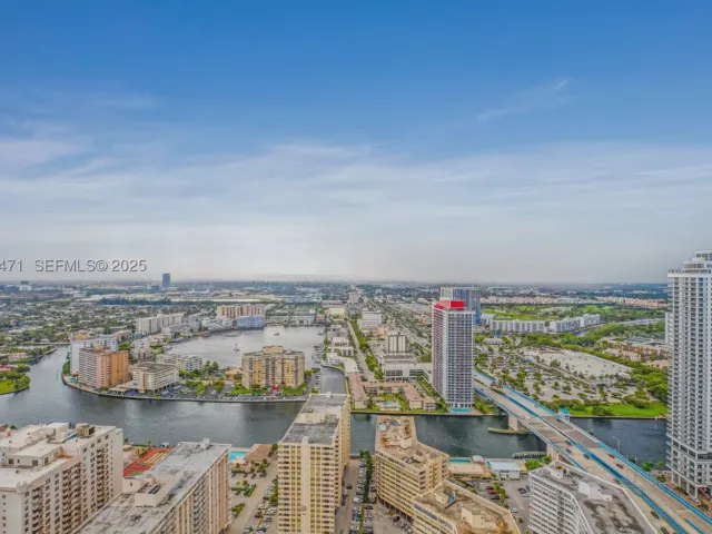 1-bedroom condo for rent in Hallandale Beach - 1830 S Ocean Dr 4707 - MondialRealty