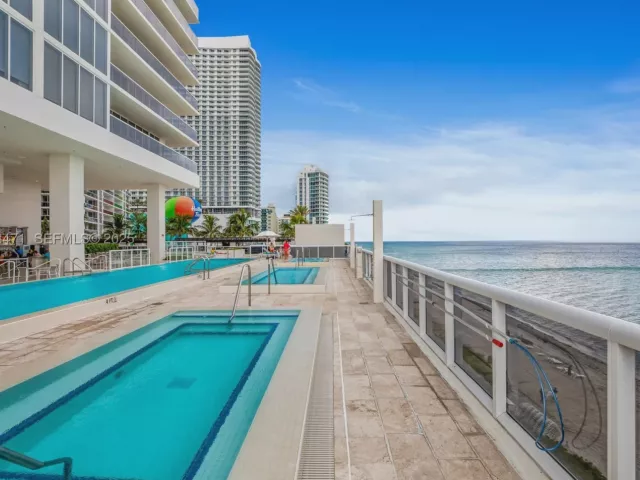 1-bedroom condo for rent in Hallandale Beach - 1830 S Ocean Dr 4707 - MondialRealty