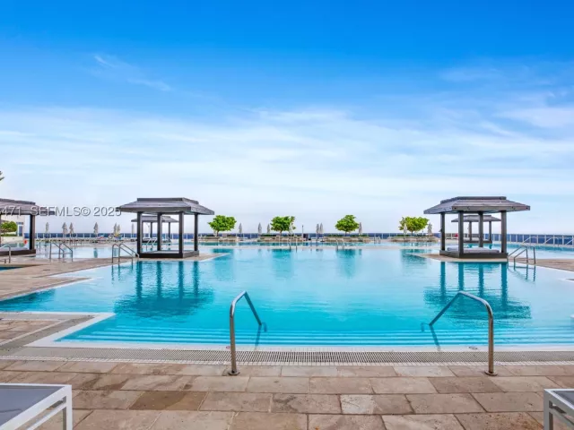 1-bedroom condo for rent in Hallandale Beach - 1830 S Ocean Dr 4707 - MondialRealty
