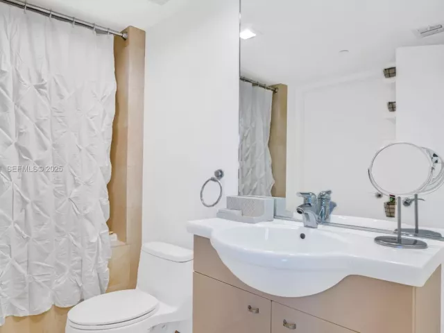 1-bedroom condo for rent in Hallandale Beach - 1830 S Ocean Dr 4707 - MondialRealty