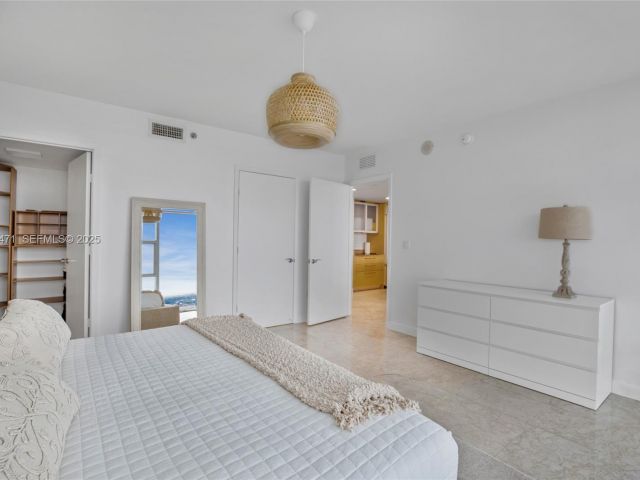 Apartment for rent  Unit #4707 - photo 6917165