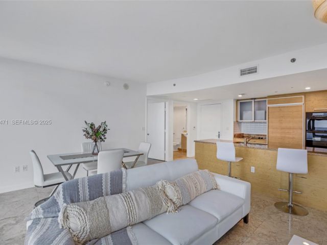 Apartment for rent  Unit #4707 - photo 6917170