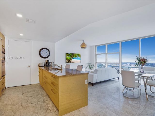 Apartment for rent  Unit #4707 - photo 6917178