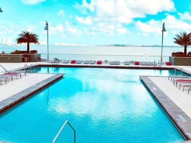 1-bedroom condo for rent in Miami - 1155 Brickell Bay Dr 705 - MondialRealty