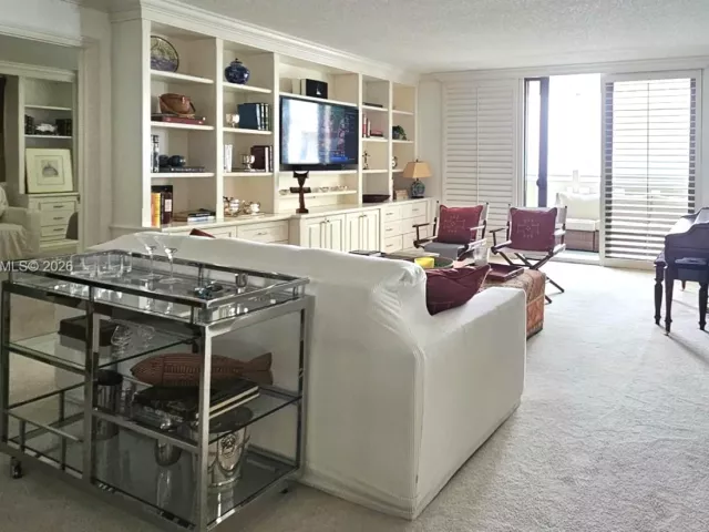 2-bedroom condo for sale in Key Biscayne - 1111 Crandon Blvd A504 - MondialRealty