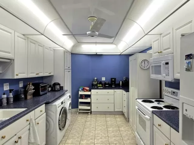 2-bedroom condo for sale in Key Biscayne - 1111 Crandon Blvd A504 - MondialRealty