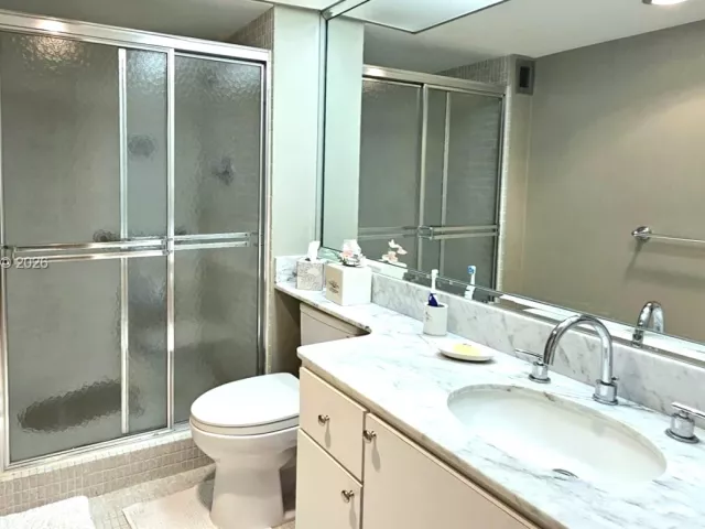 2-bedroom condo for sale in Key Biscayne - 1111 Crandon Blvd A504 - MondialRealty