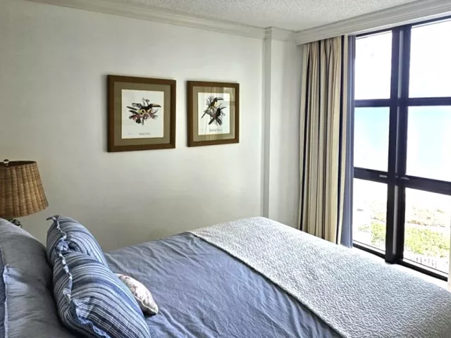 2-bedroom condo for sale in Key Biscayne - 1111 Crandon Blvd A504 - MondialRealty