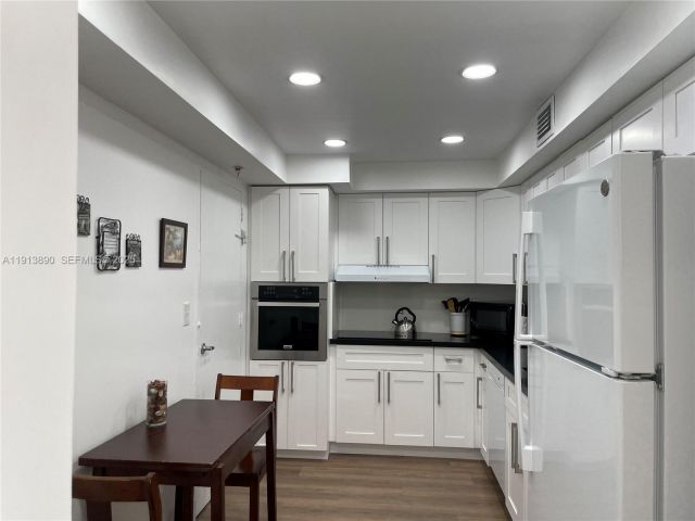 Apartment for rent  Unit #11T - photo 6916721