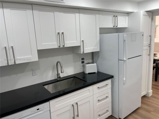 Apartment for rent  Unit #11T - photo 6916722