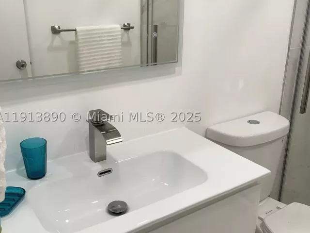 1-bedroom condo for rent in Lauderdale By The Sea - 3801 S Ocean Dr 11T - MondialRealty
