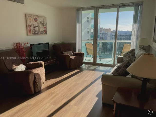 1-bedroom condo for rent in Lauderdale By The Sea - 3801 S Ocean Dr 11T - MondialRealty