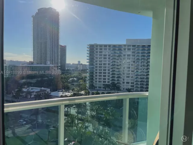 1-bedroom condo for rent in Lauderdale By The Sea - 3801 S Ocean Dr 11T - MondialRealty