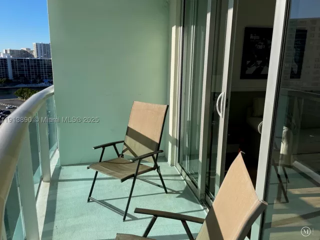 1-bedroom condo for rent in Lauderdale By The Sea - 3801 S Ocean Dr 11T - MondialRealty