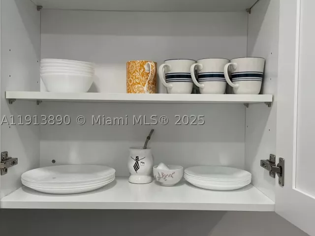 1-bedroom condo for rent in Lauderdale By The Sea - 3801 S Ocean Dr 11T - MondialRealty