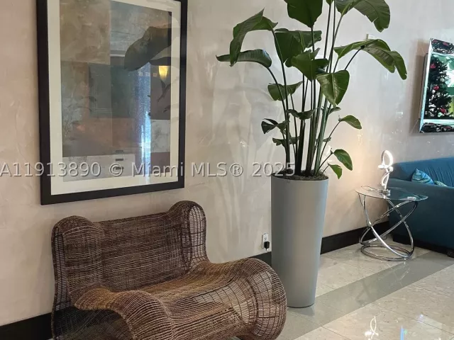 1-bedroom condo for rent in Lauderdale By The Sea - 3801 S Ocean Dr 11T - MondialRealty