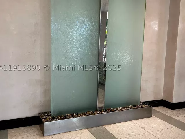1-bedroom condo for rent in Lauderdale By The Sea - 3801 S Ocean Dr 11T - MondialRealty