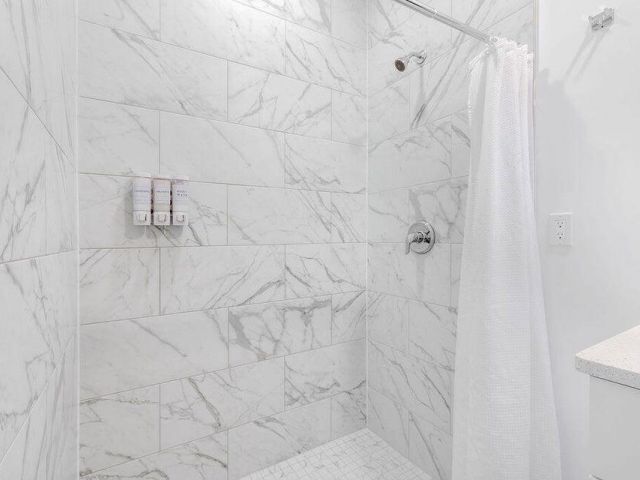 Home for rent at 3514 Hiawatha Avenue - photo 6916395