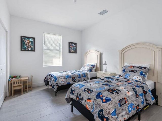 Home for rent at 3514 Hiawatha Avenue - photo 6916399