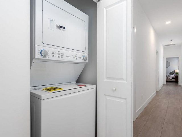 Home for rent at 3514 Hiawatha Avenue - photo 6916400