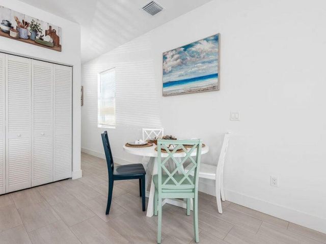 Home for rent at 3514 Hiawatha Avenue - photo 6916401