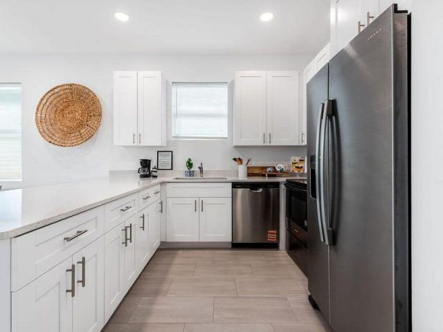 Home for rent at 3514 Hiawatha Avenue - photo 6916404