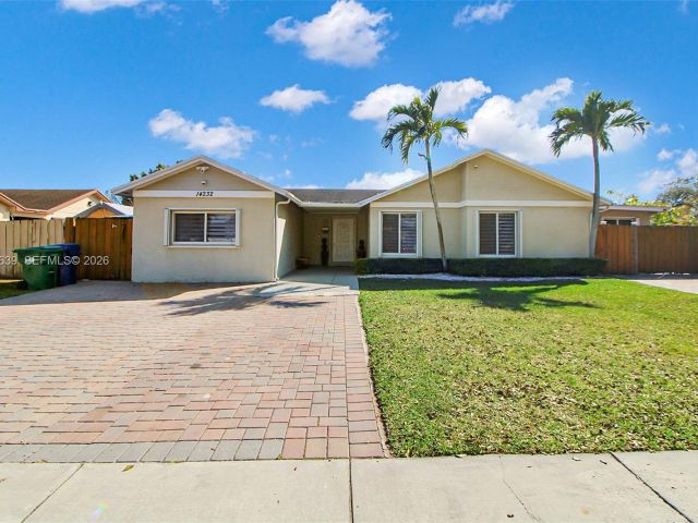 5-bedroom home for sale in Miami - 14232 SW 155th St - MondialRealty