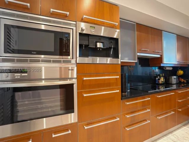 2-bedroom condo for sale in Miami - 1331 Brickell Bay Dr 1609 - MondialRealty