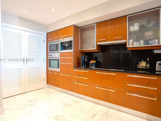 2-bedroom condo for sale in Miami - 1331 Brickell Bay Dr 1609 - MondialRealty