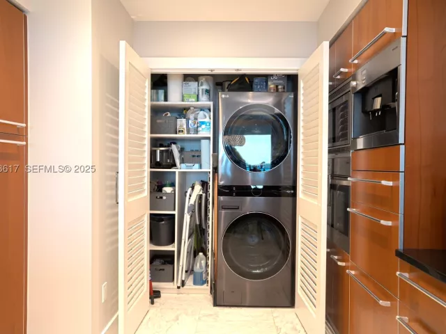 2-bedroom condo for sale in Miami - 1331 Brickell Bay Dr 1609 - MondialRealty